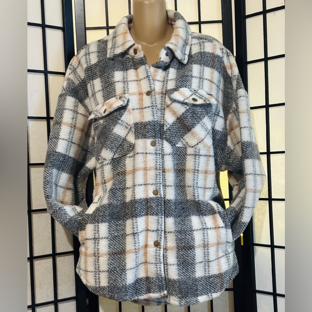 ARIZONA JEAN COMPANY Full Button Long Sleeve Thick Flannel Shacket/Coatigan. MED